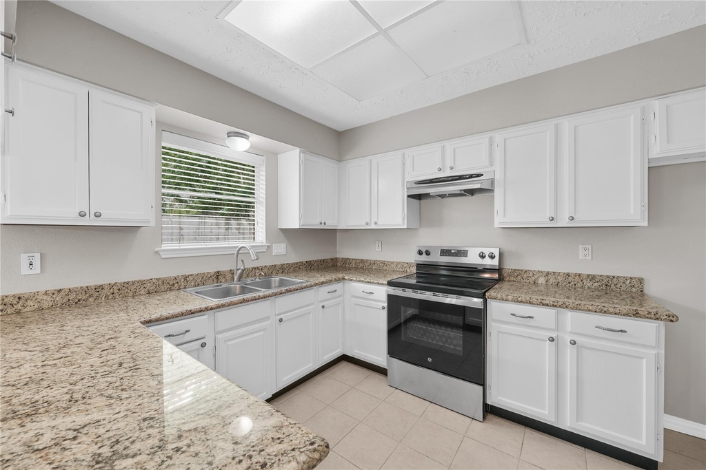 16826 Cobble Ridge Drive - Photo 9