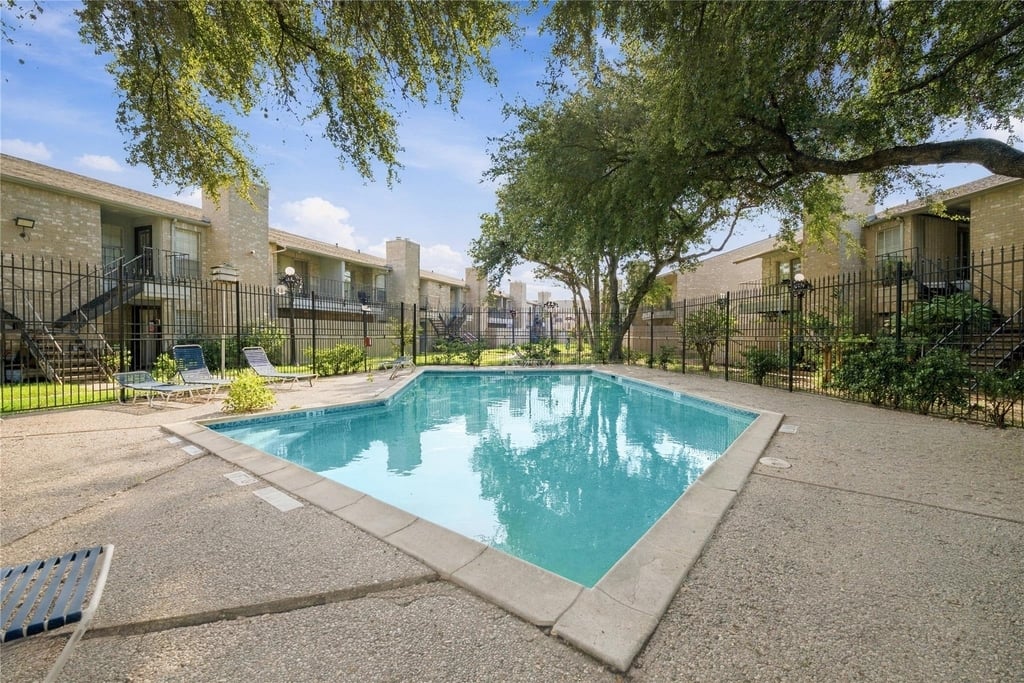 6500 Sands Point Drive - Photo 30