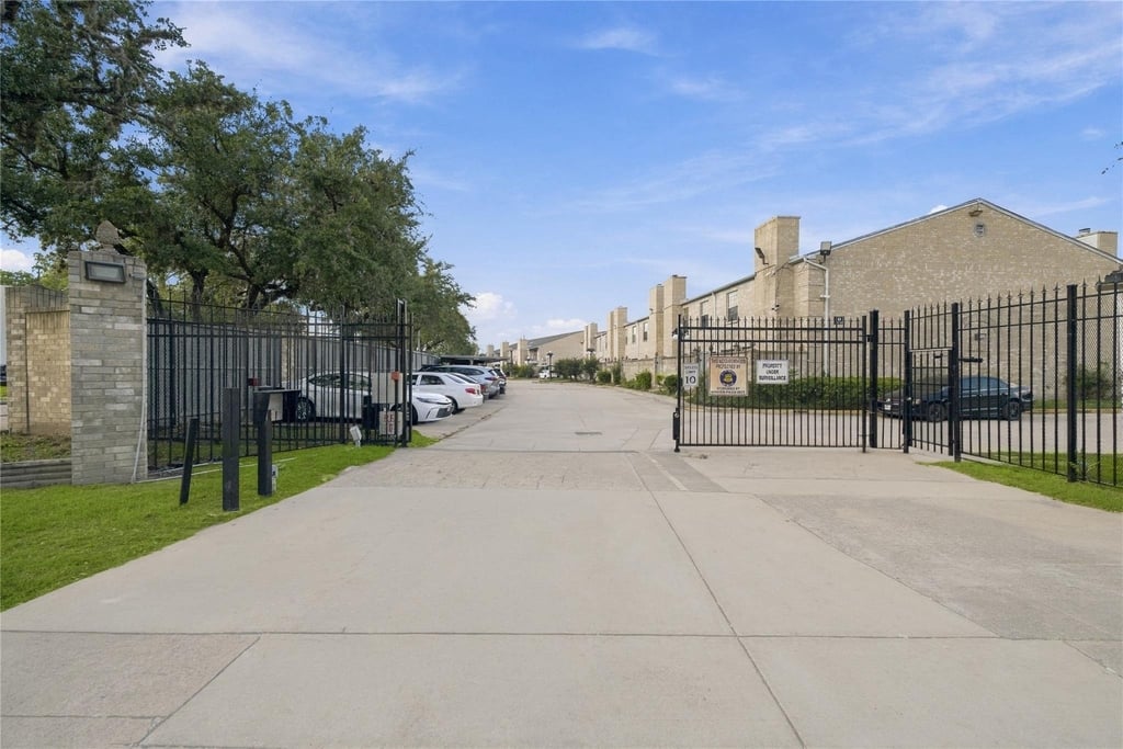 6500 Sands Point Drive - Photo 37