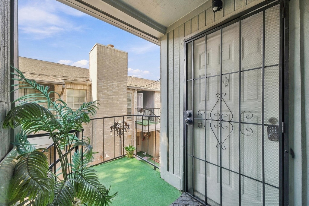 6500 Sands Point Drive - Photo 4