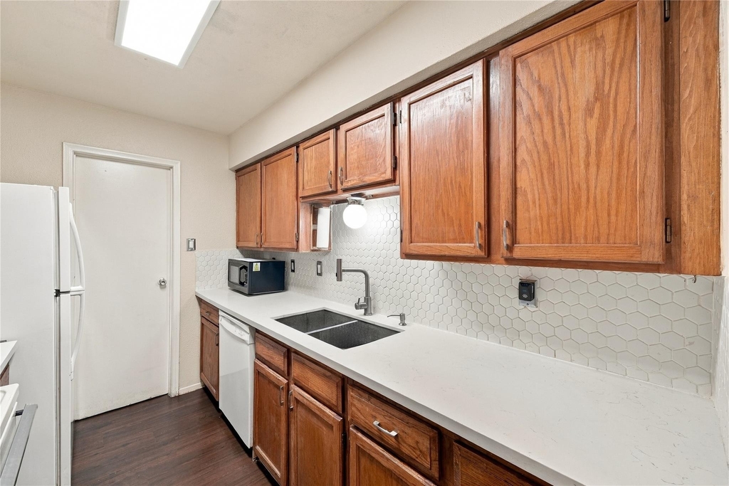 6500 Sands Point Drive - Photo 14