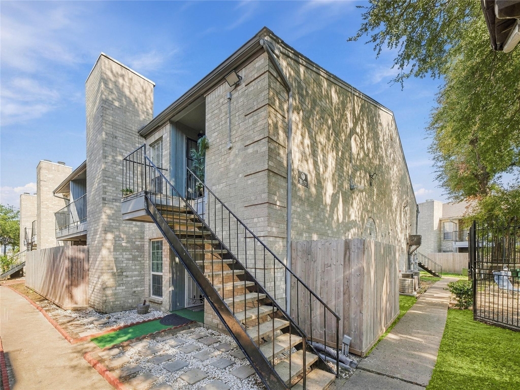 6500 Sands Point Drive - Photo 0