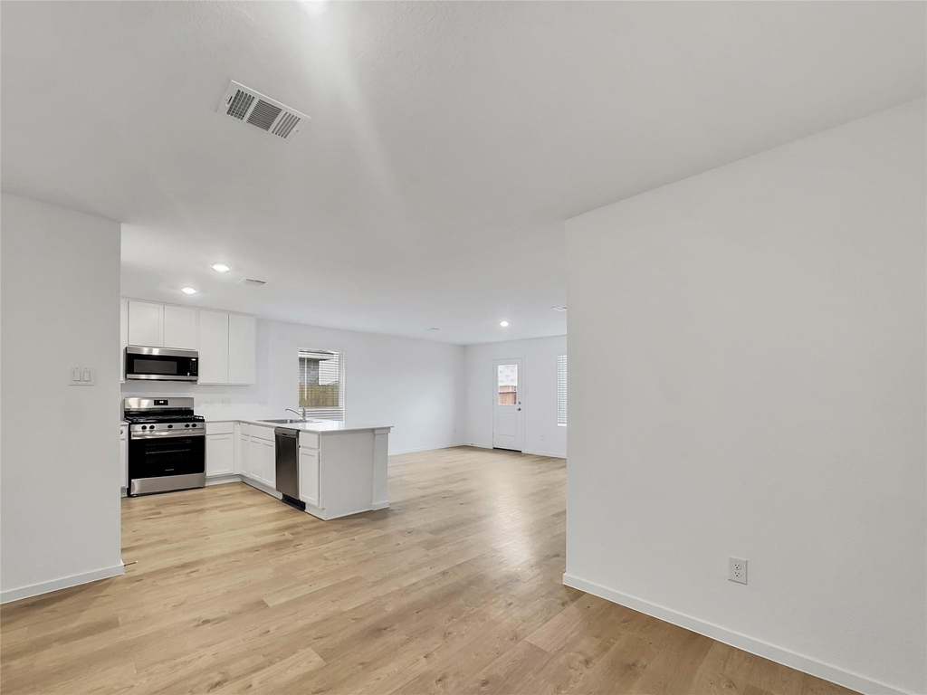 3041 Highbank Drive - Photo 4
