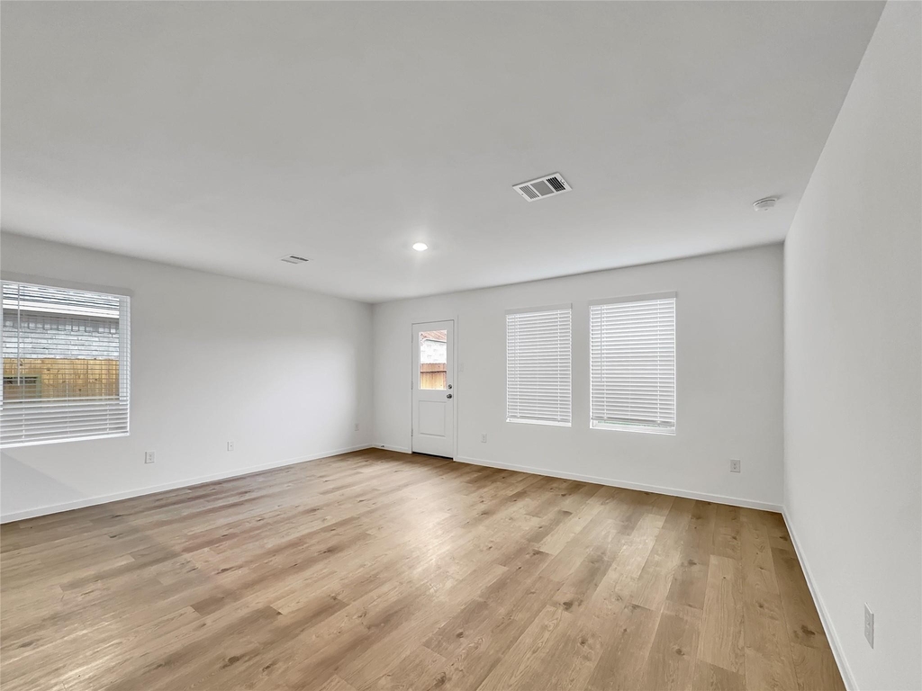 3041 Highbank Drive - Photo 3