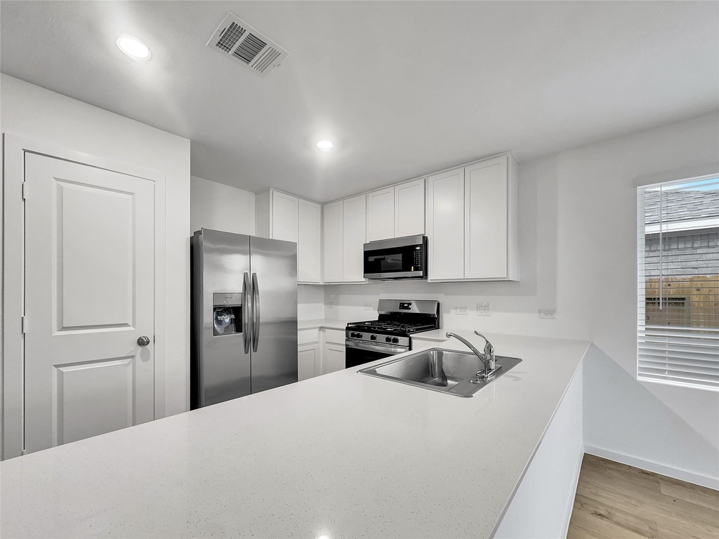 3041 Highbank Drive - Photo 2