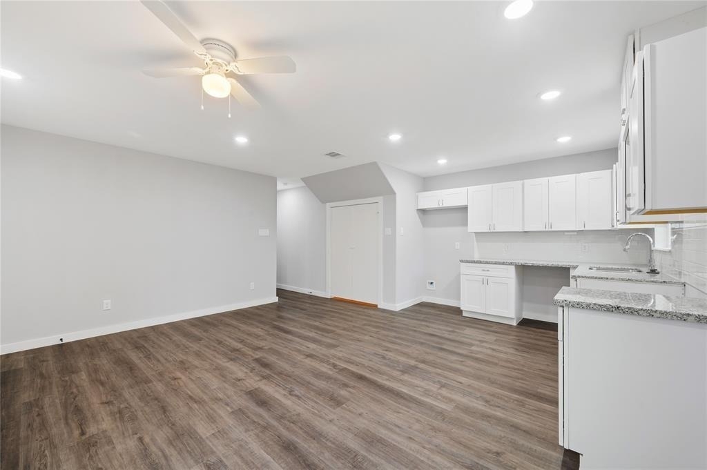 8215 Crestview Drive - Photo 3