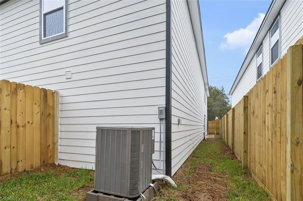 8215 Crestview Drive - Photo 24