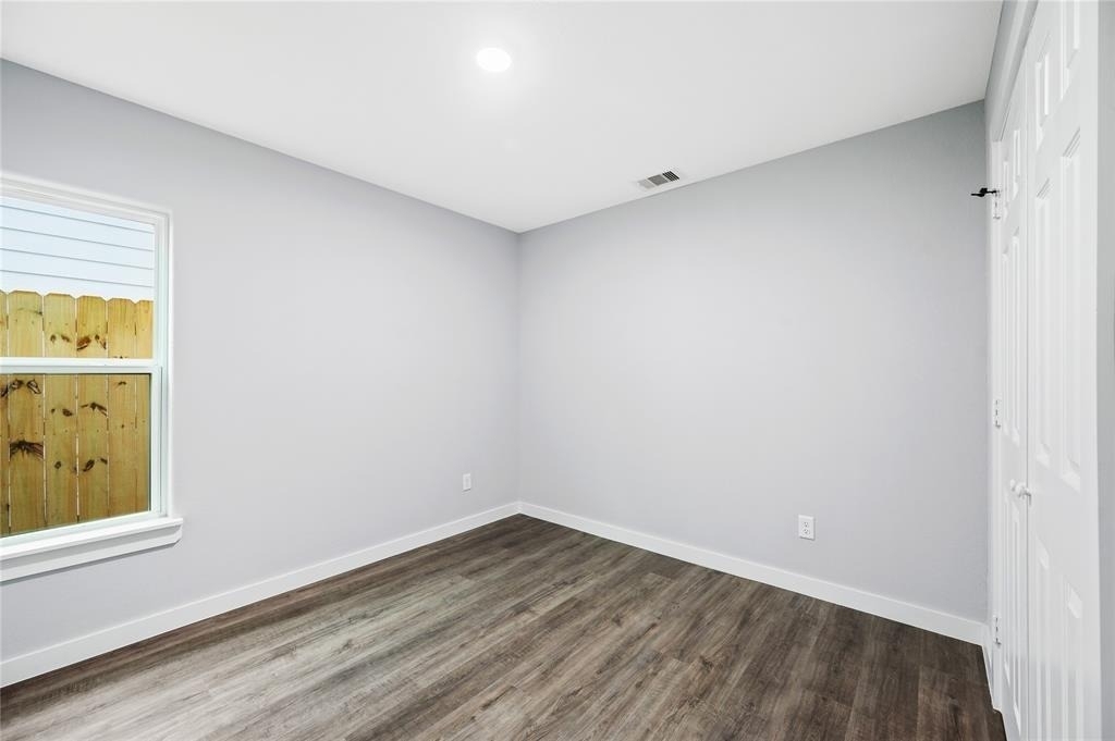 8215 Crestview Drive - Photo 9