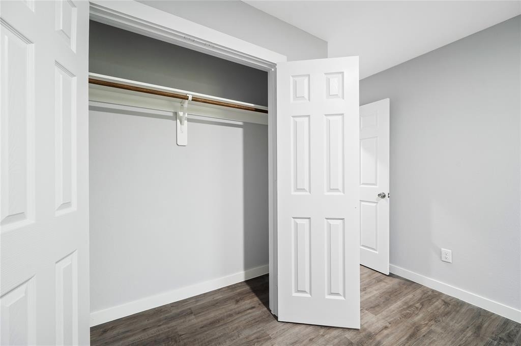 8215 Crestview Drive - Photo 11