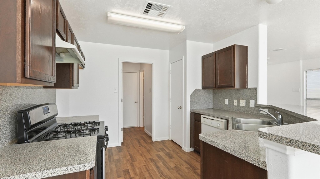 9307 Dewberry Blossom Lane - Photo 7