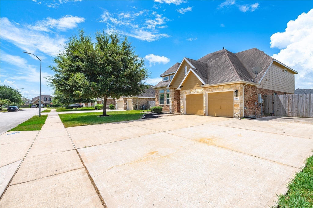9611 Indian Trail - Photo 4