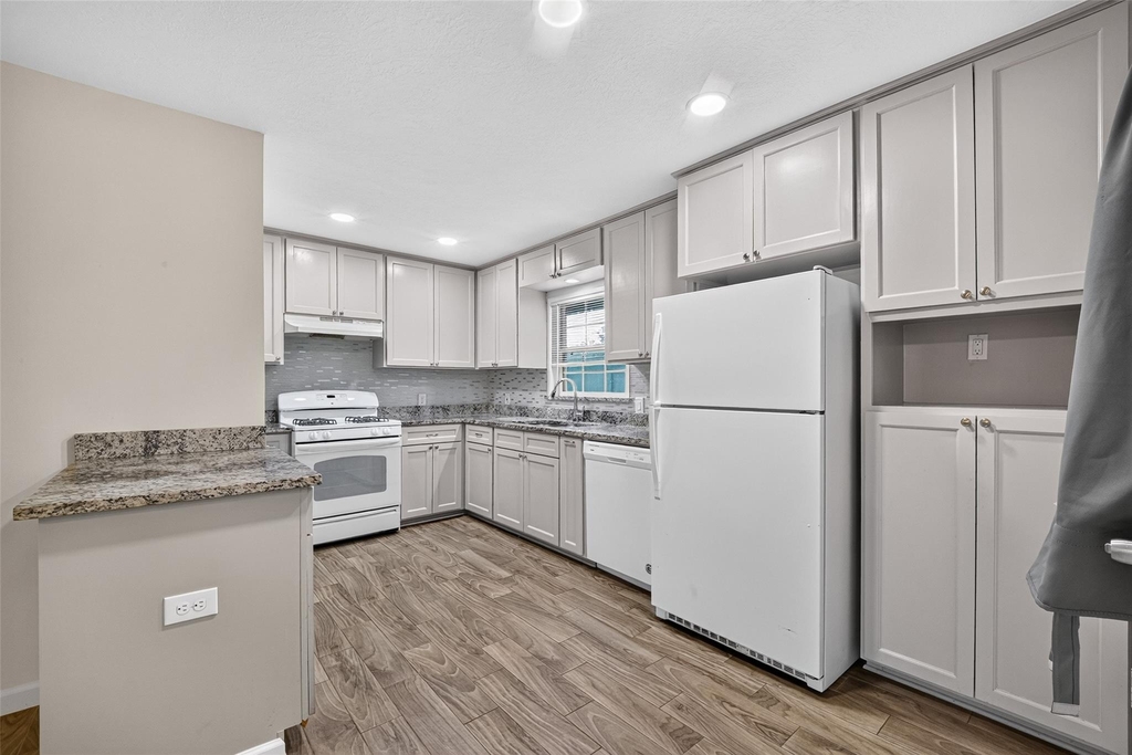 1806 Thelma Lane - Photo 14
