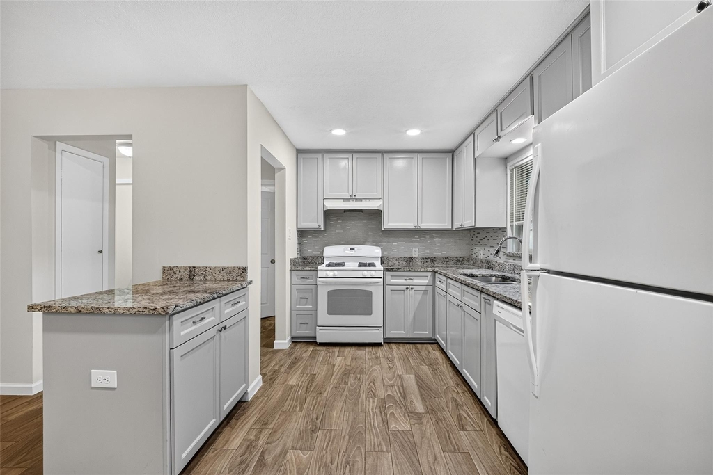 1806 Thelma Lane - Photo 15