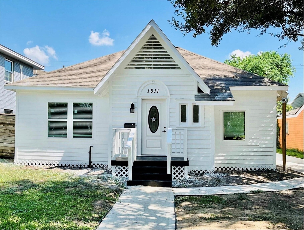 1511 Scharpe Street - Photo 0