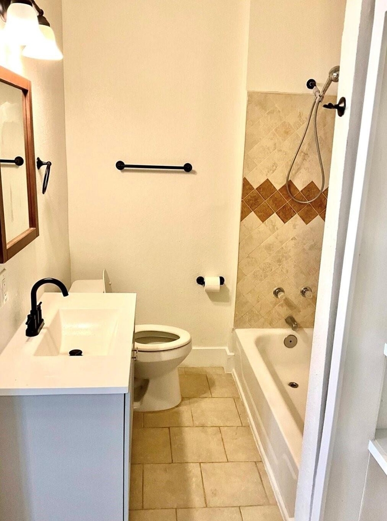 1511 Scharpe Street - Photo 9