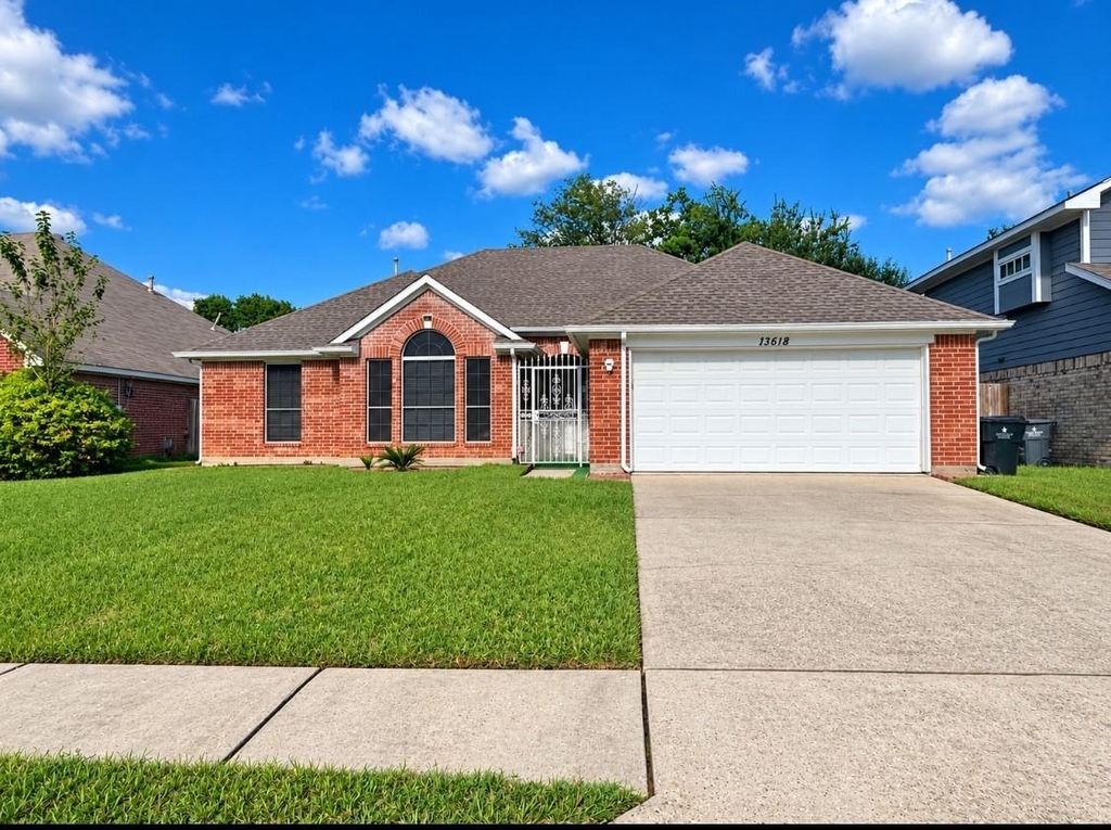 13618 Sablegrove Lane - Photo 0