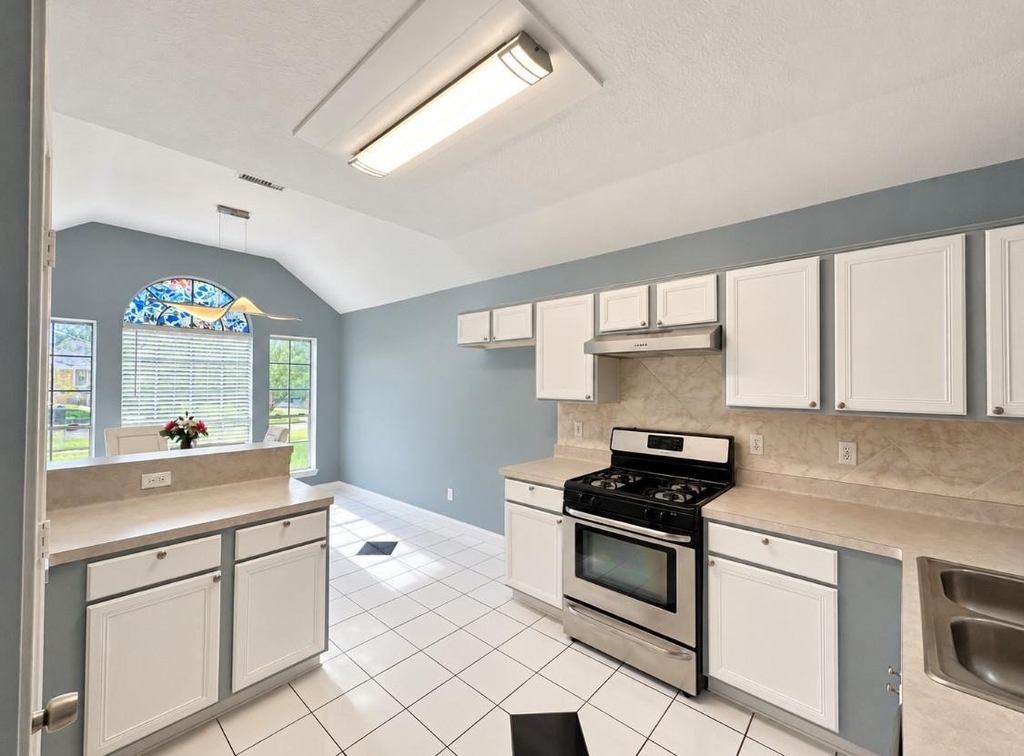 13618 Sablegrove Lane - Photo 8