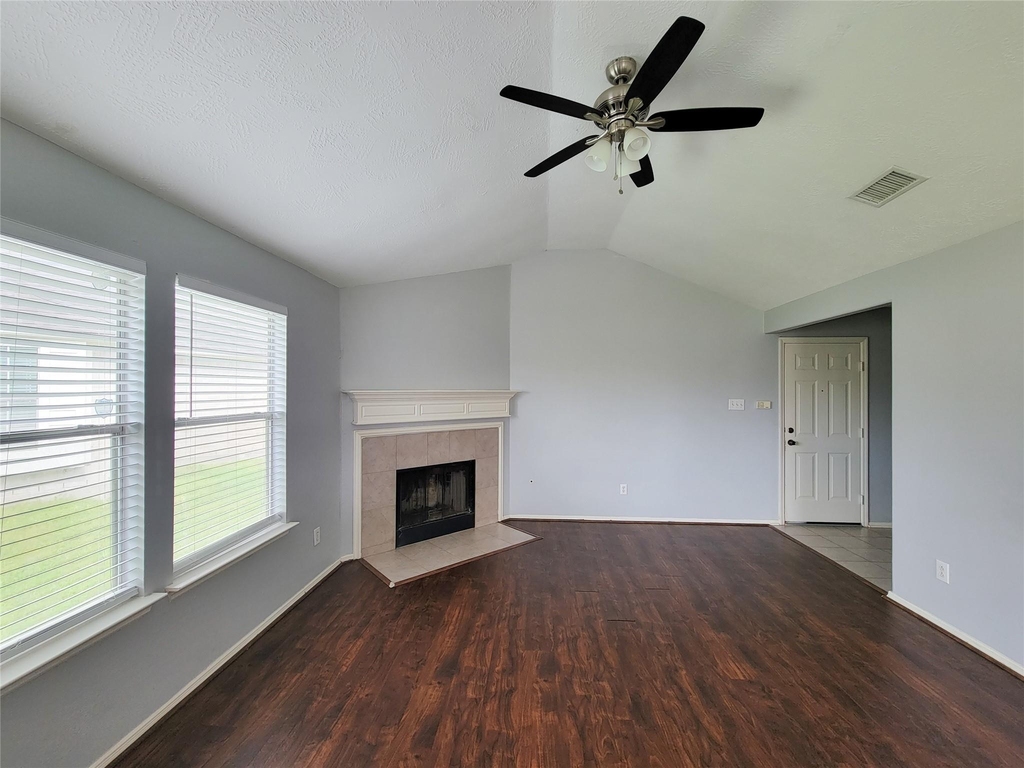 6411 Majesty - Photo 8