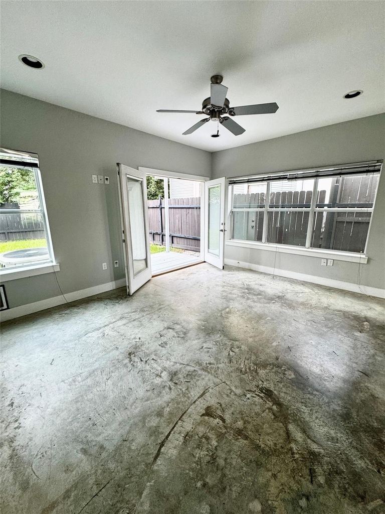 612 E 29th Street - Photo 9