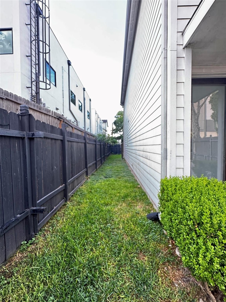 612 E 29th Street - Photo 22