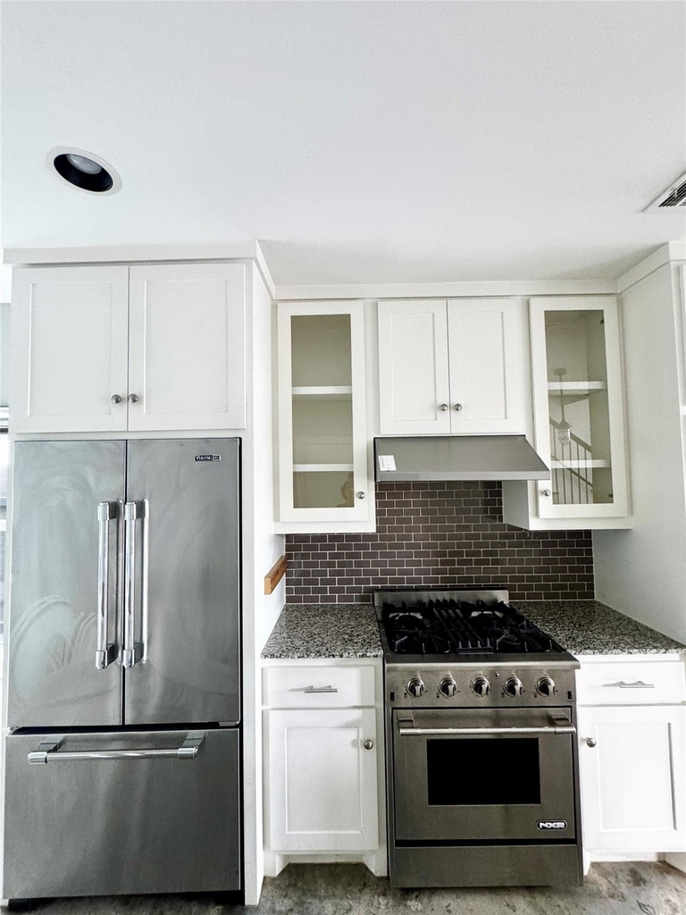 612 E 29th Street - Photo 7