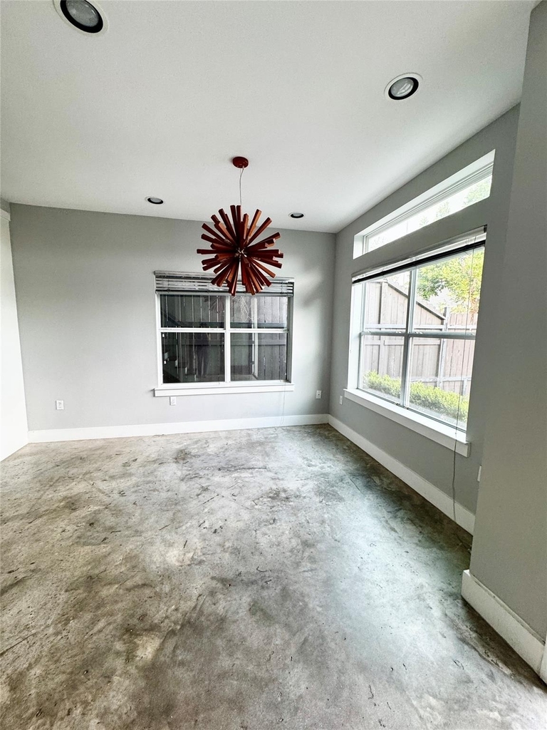 612 E 29th Street - Photo 5