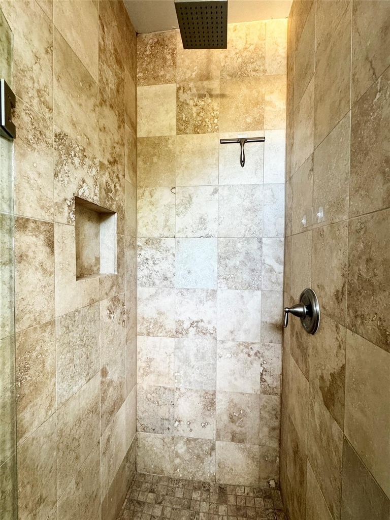 612 E 29th Street - Photo 18