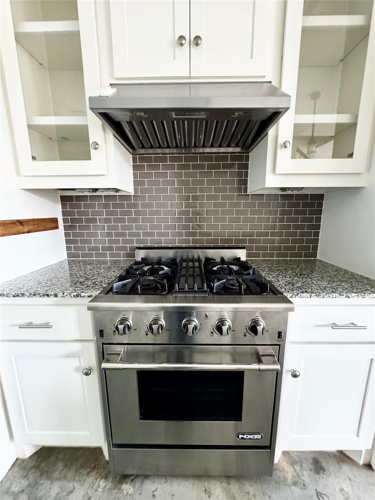 612 E 29th Street - Photo 8