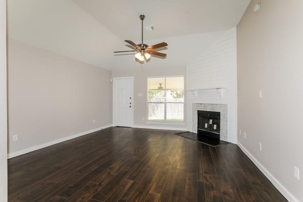 311 Lake View Drive - Photo 1