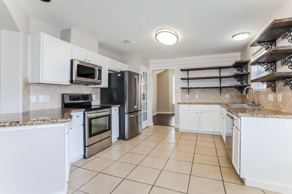 311 Lake View Drive - Photo 6