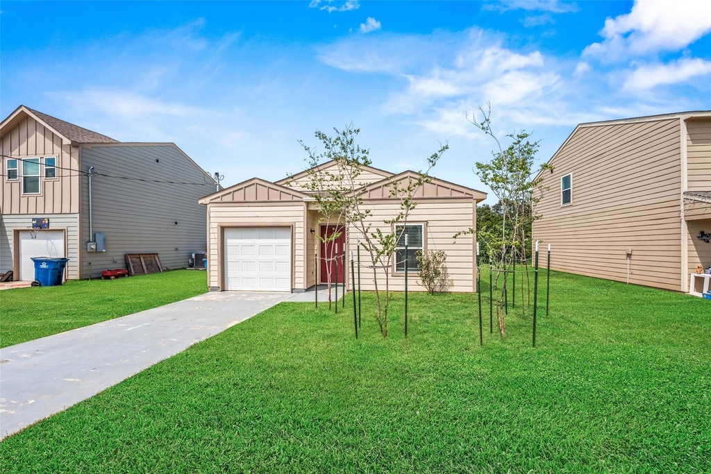 2537 18th Street - Photo 1