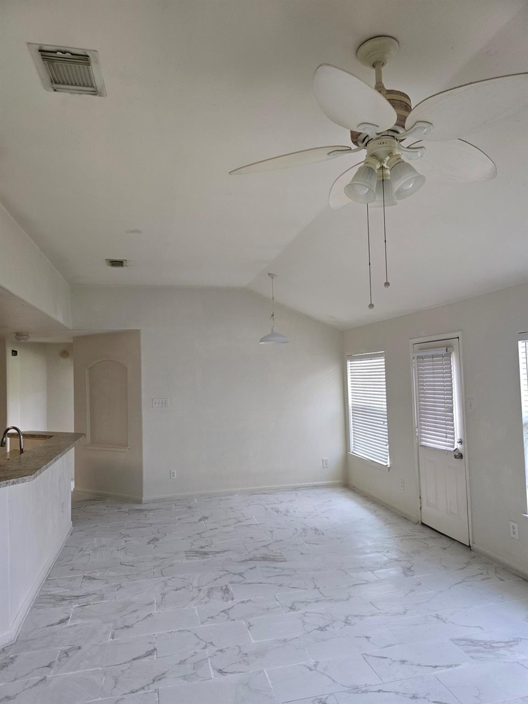 7122 Autumn Bluff Lane - Photo 24
