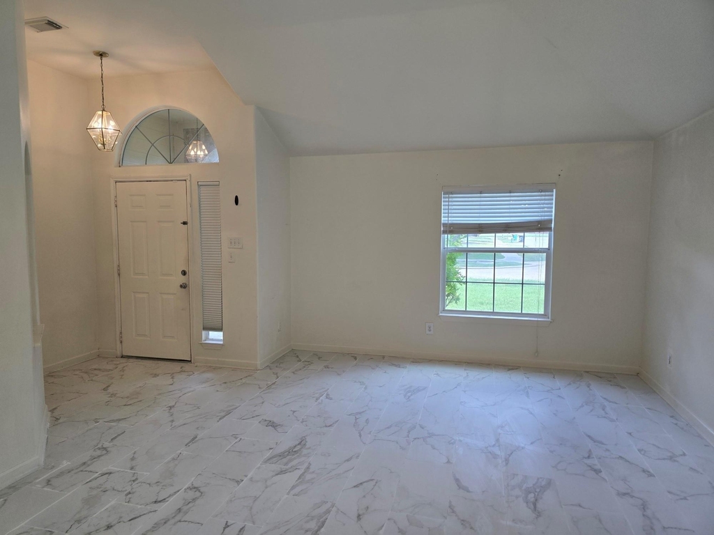 7122 Autumn Bluff Lane - Photo 2