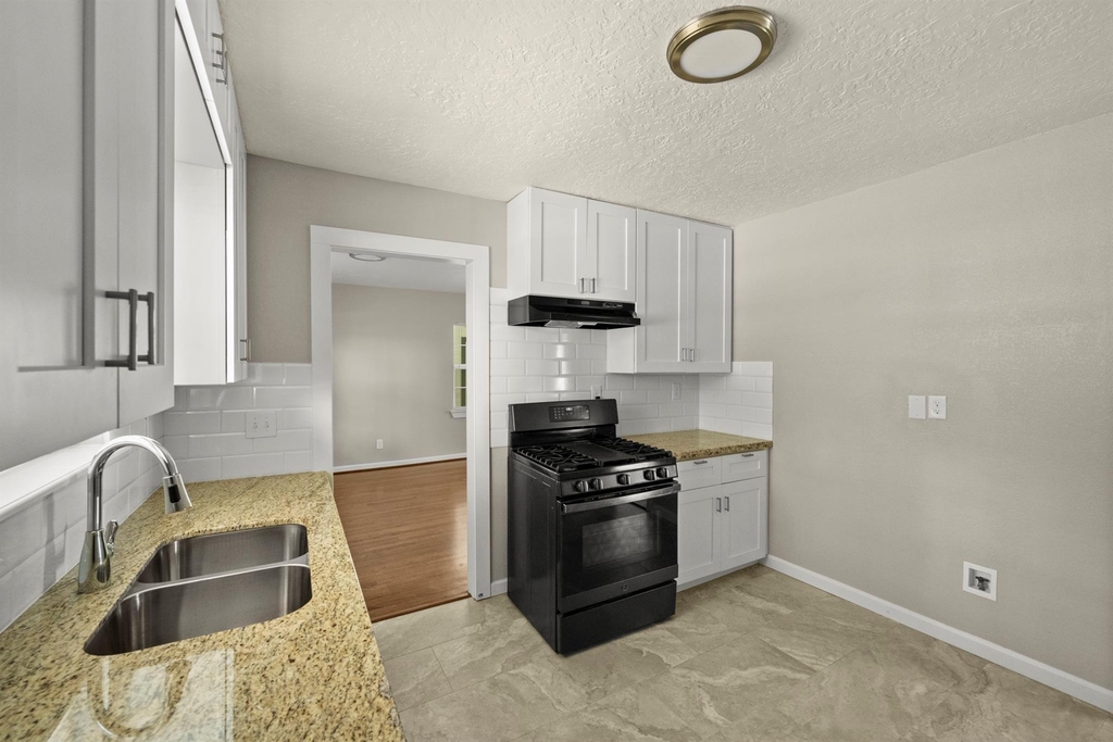 201 N Lenox - Photo 15