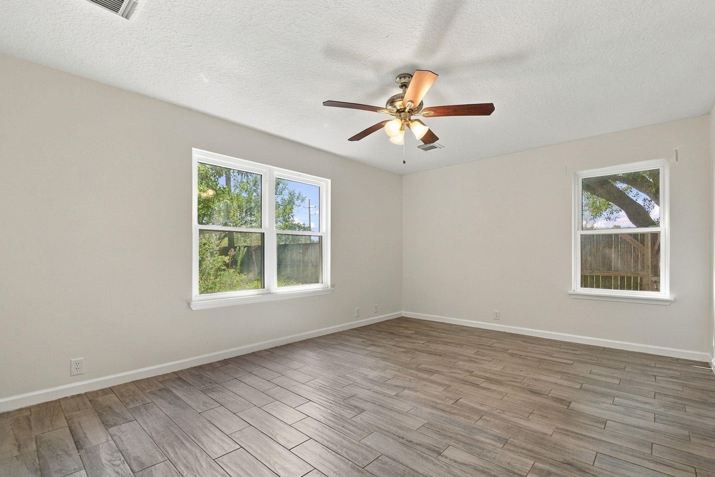 6331 Canyon Rock Way - Photo 20