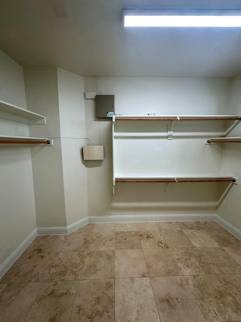 4516 Gilbert Avenue - Photo 34