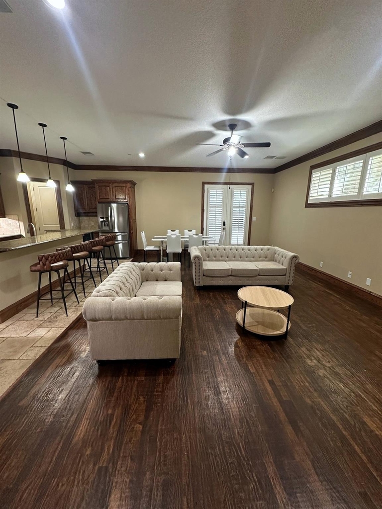 4516 Gilbert Avenue - Photo 4
