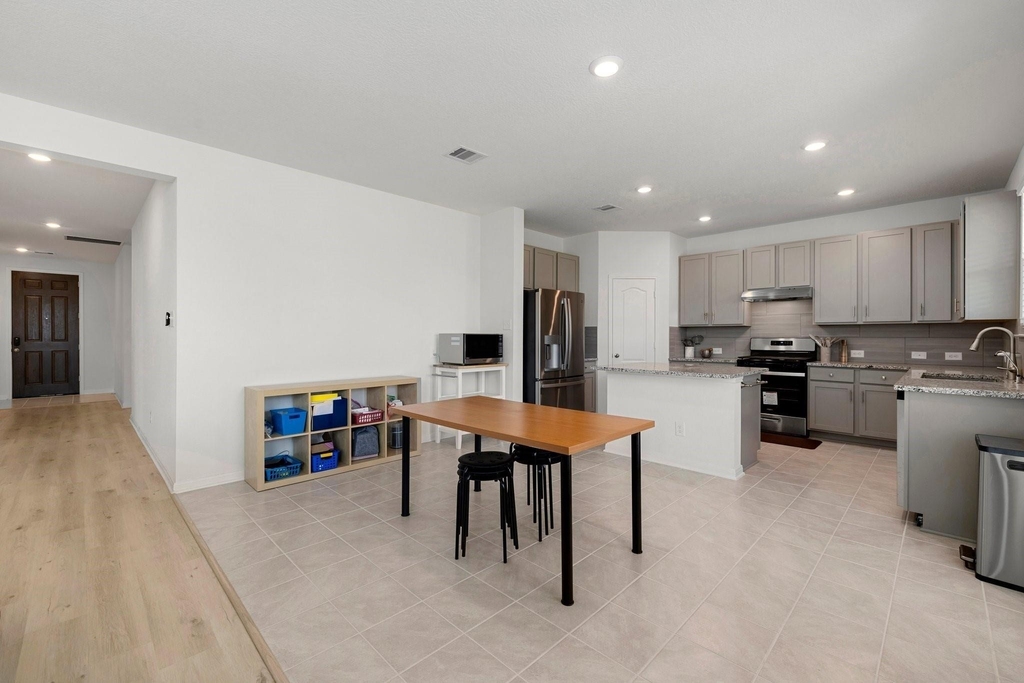 7618 Coral Key Drive - Photo 10