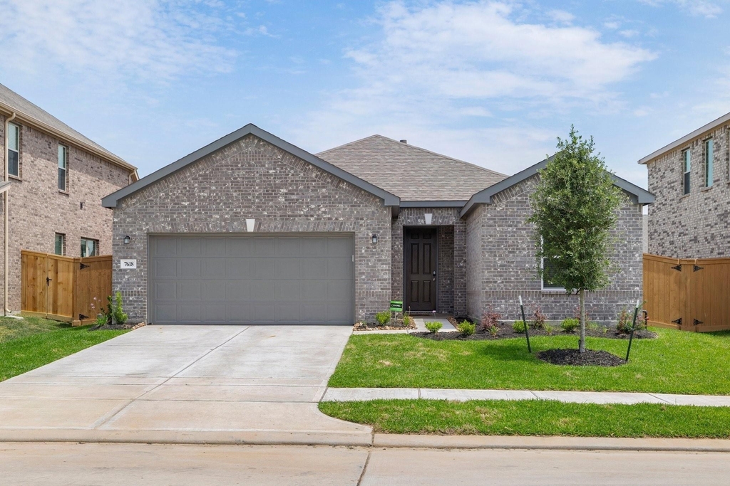 7618 Coral Key Drive - Photo 1