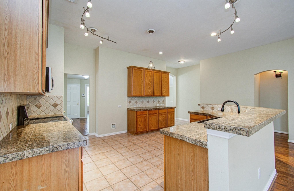 18223 Heathridge Lane - Photo 18