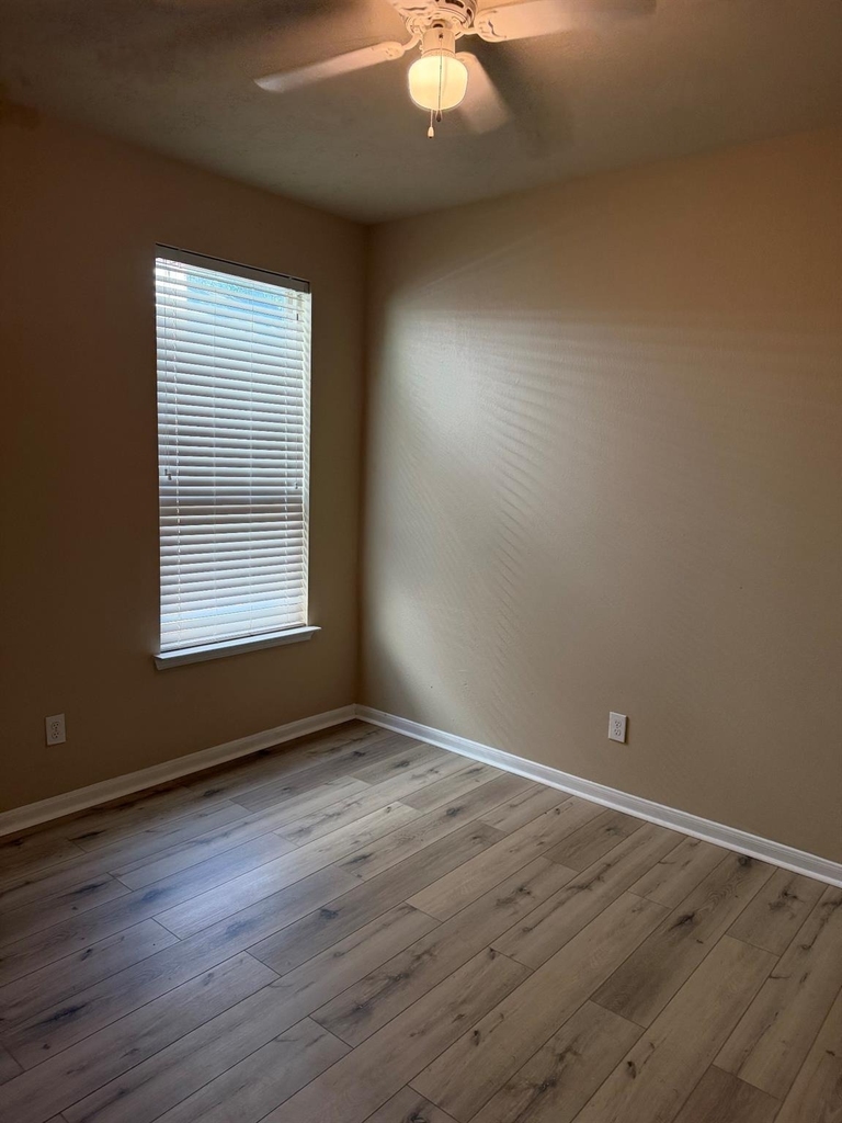 12918 Fenland Field Lane - Photo 9