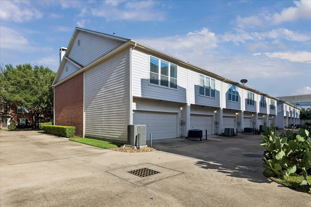 811 W Heights Hollow Lane - Photo 20