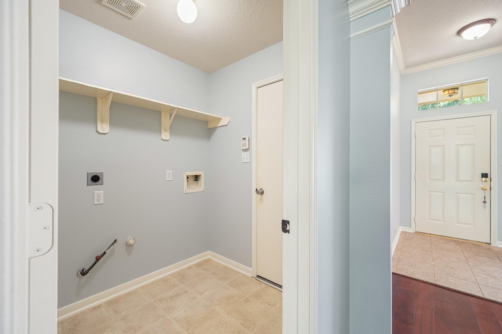 5827 Willow Park Drive - Photo 9