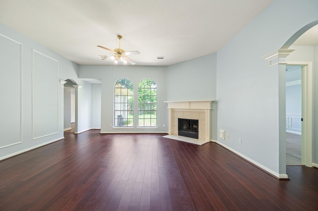 5827 Willow Park Drive - Photo 10