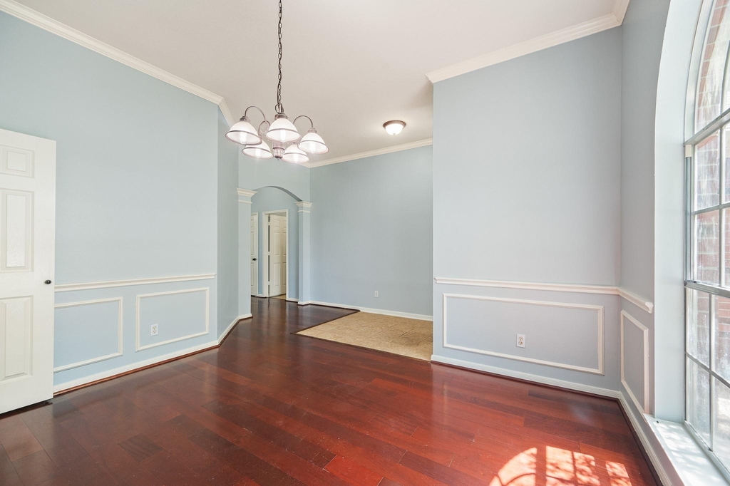 5827 Willow Park Drive - Photo 8