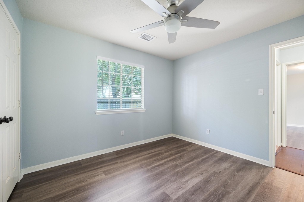 5827 Willow Park Drive - Photo 24