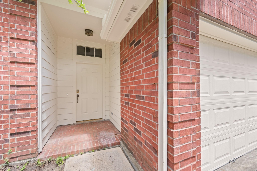 5827 Willow Park Drive - Photo 3