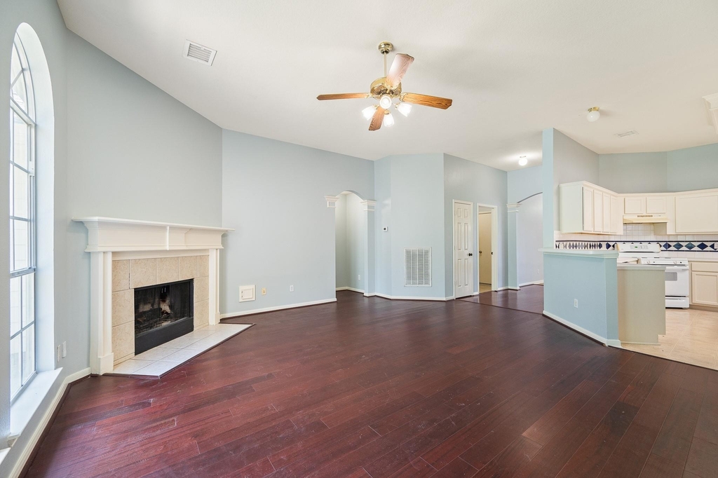 5827 Willow Park Drive - Photo 12