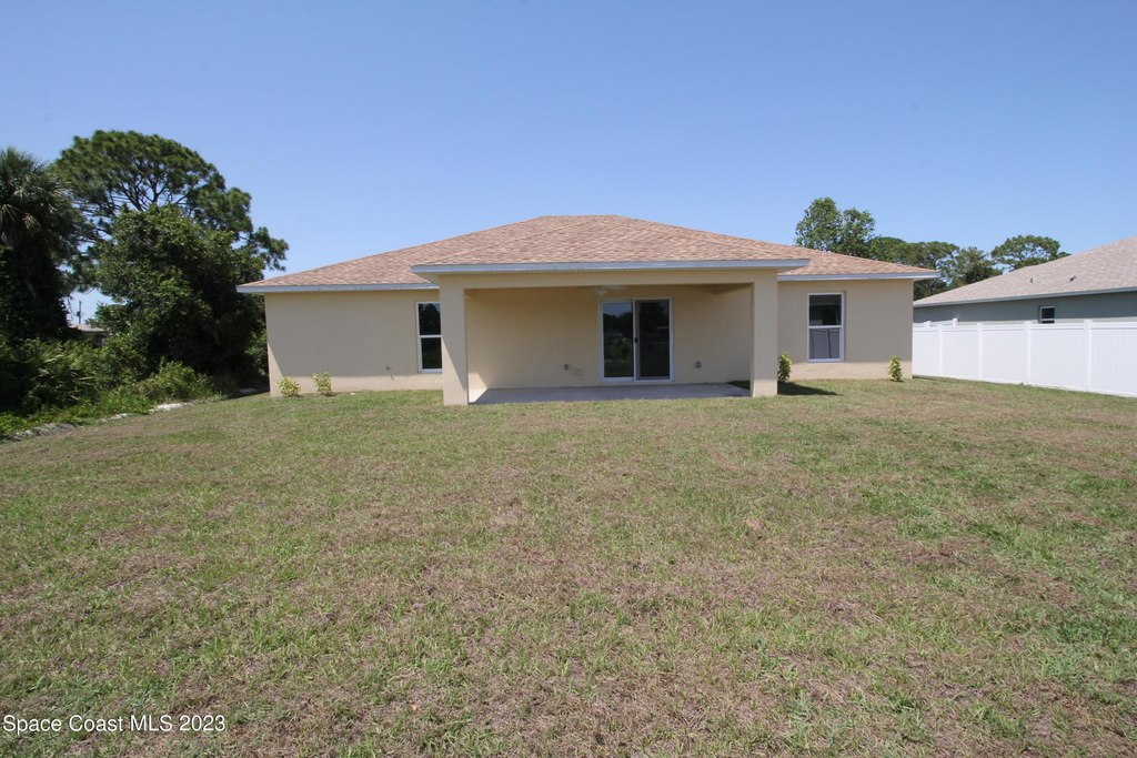 906 Armstrong Road Se - Photo 13