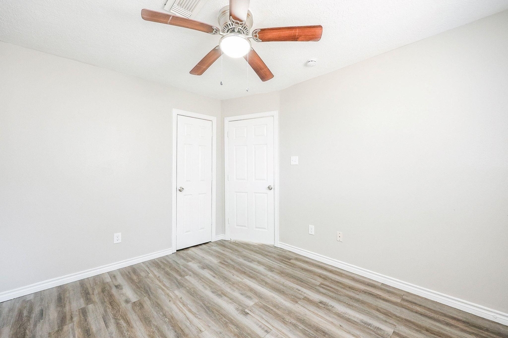 2706 Raymond Street - Photo 17